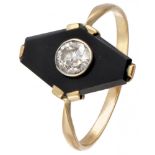 14K. Yellow gold Art Deco ring set with approx. 0.36 ct. diamond and onyx.