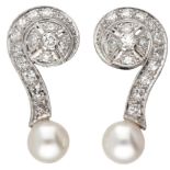 18 kt. White gold and Pt 950 platinum earrings set with approx. 0.70 ct. diamond and freshwater pear