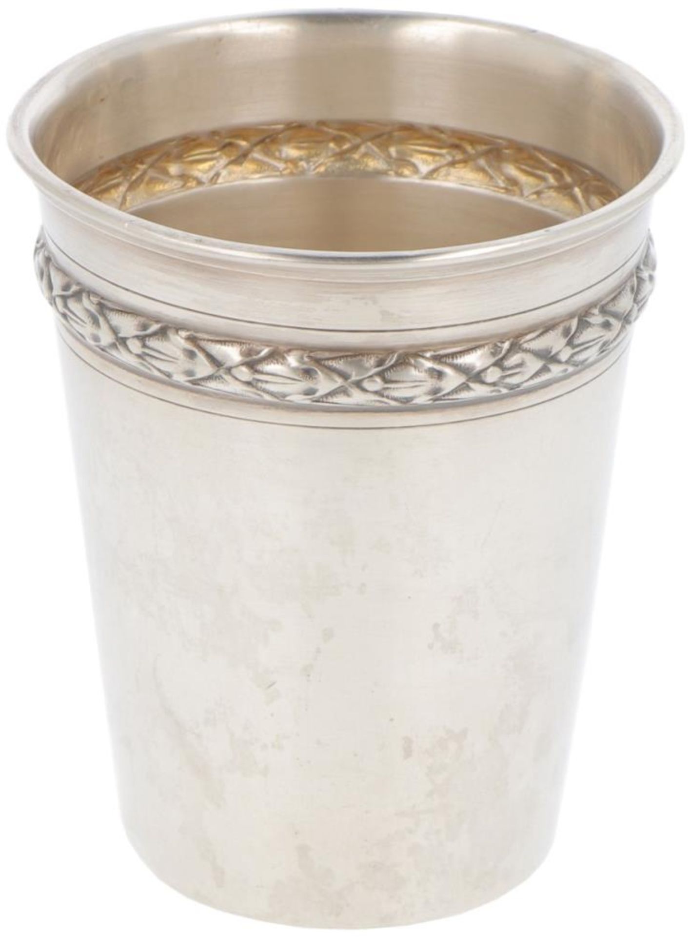 Drinking cup silver.