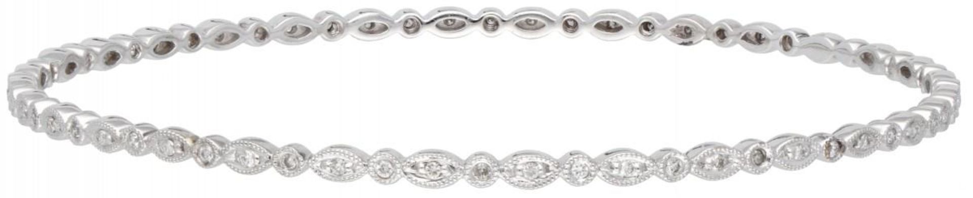 14K. White gold bangle bracelet set with approx. 0.34 ct. diamond in total.