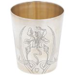 Drinking cup silver.