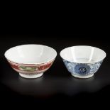 A lot of (2) swatow bowls one of which with polychrome decoration. China, 19th century.