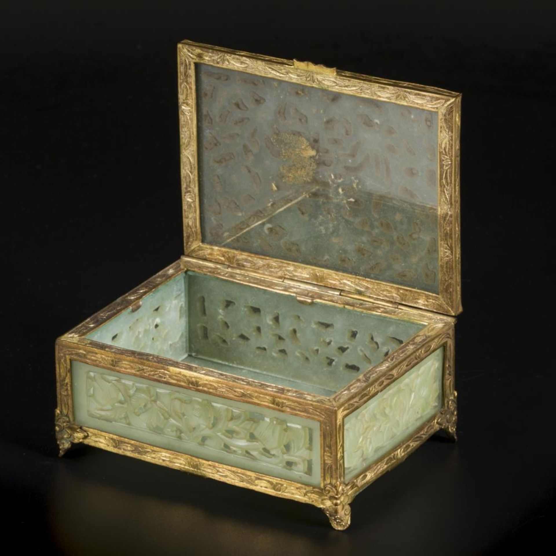 A jewellery casket, China, 19th/ 20th century. - Image 2 of 2