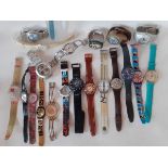 (Curiosa) Swatches Uitgebreid lot met diverse horloges. Conditie: In goede staat met gebruikssp