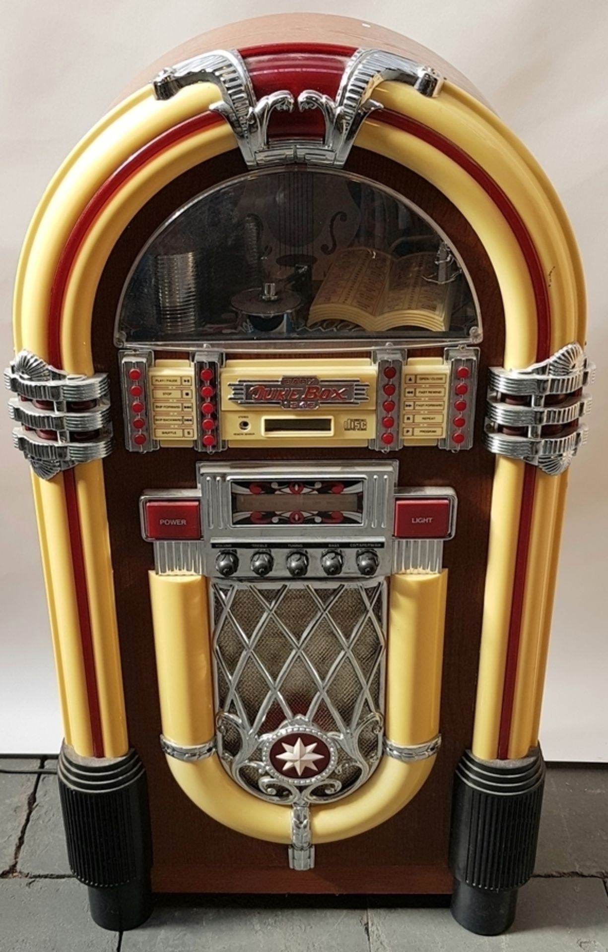 (Curiosa) Jukebox, Wurlitzer Baby Wurlitzer jukebox, replica naar het originele model uit 1946