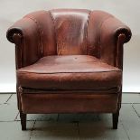 (Curiosa) Fauteuil Leren fauteuil met geplooide rugleuning, tweede helft 20e eeuw. Conditie: In