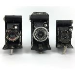 (Curiosa) Fotocamera’s Drie klapcamera's, circa 1950. Conditie: In gebruikte staat. Afmetinge