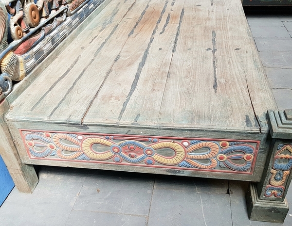 (Aziatica) Opium bed Bewerkt houten opium bed, tweede helft 20e eeuw. Conditie: In gebruikte st - Image 5 of 5