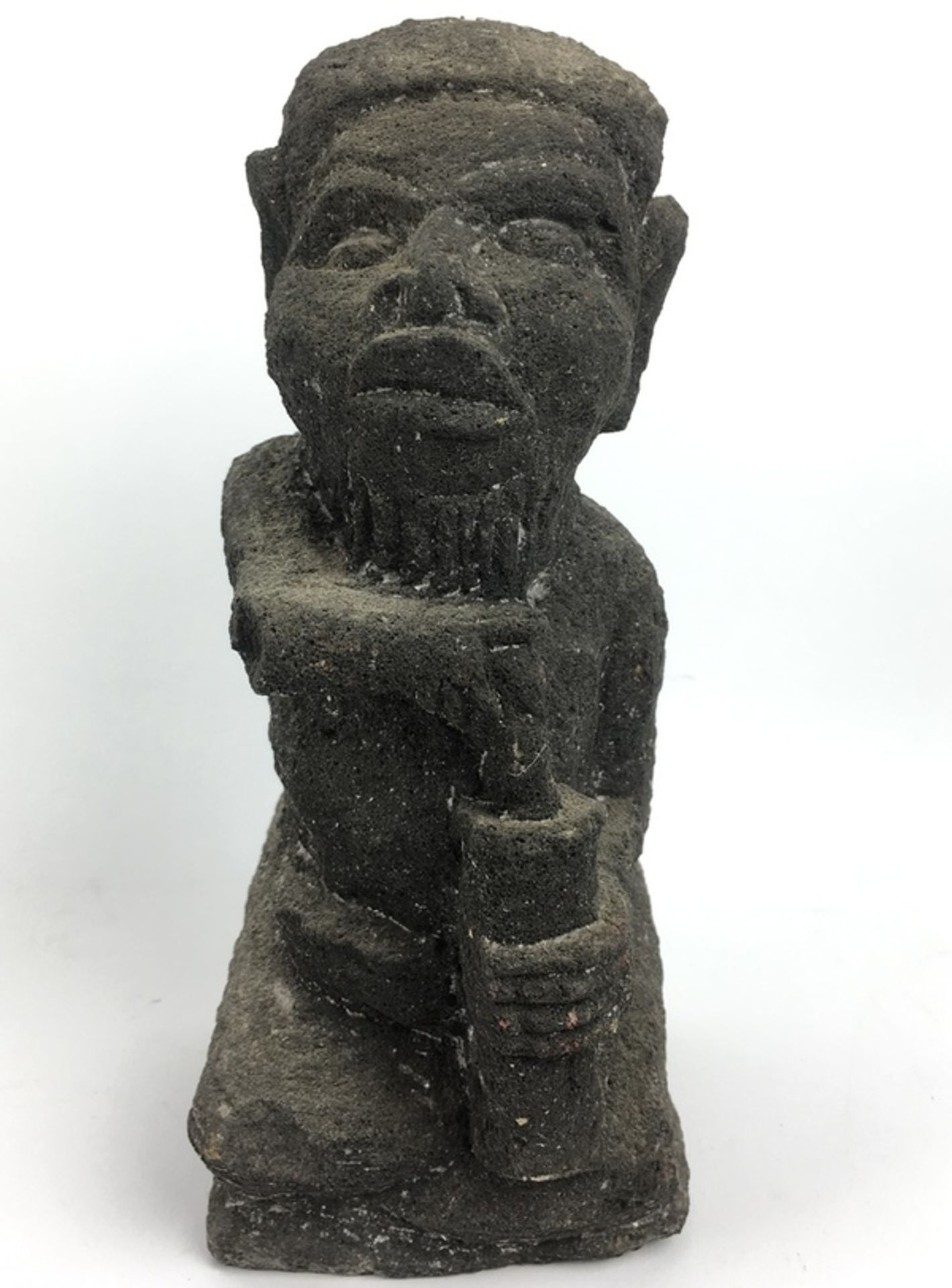 (Etnografica) Steen, decoratief beeld, Afrika Decoratief stenen beeld, Afrika, datering onbeke