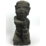 (Etnografica) Steen, decoratief beeld, Afrika Decoratief stenen beeld, Afrika, datering onbeke