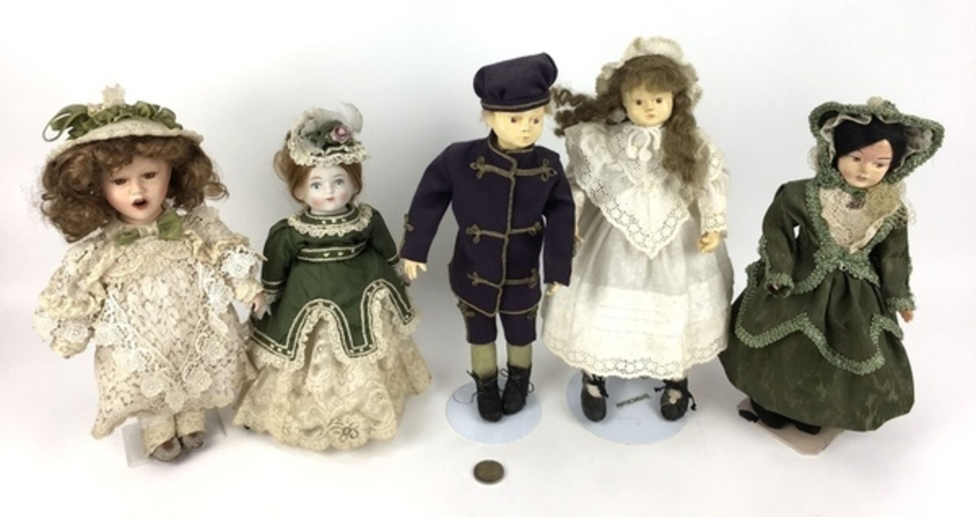 (Speelgoed) Poppen Lot met vijf verschillende poppen. Tweede helft 20e eeuw. Conditie: In goede - Bild 5 aus 11