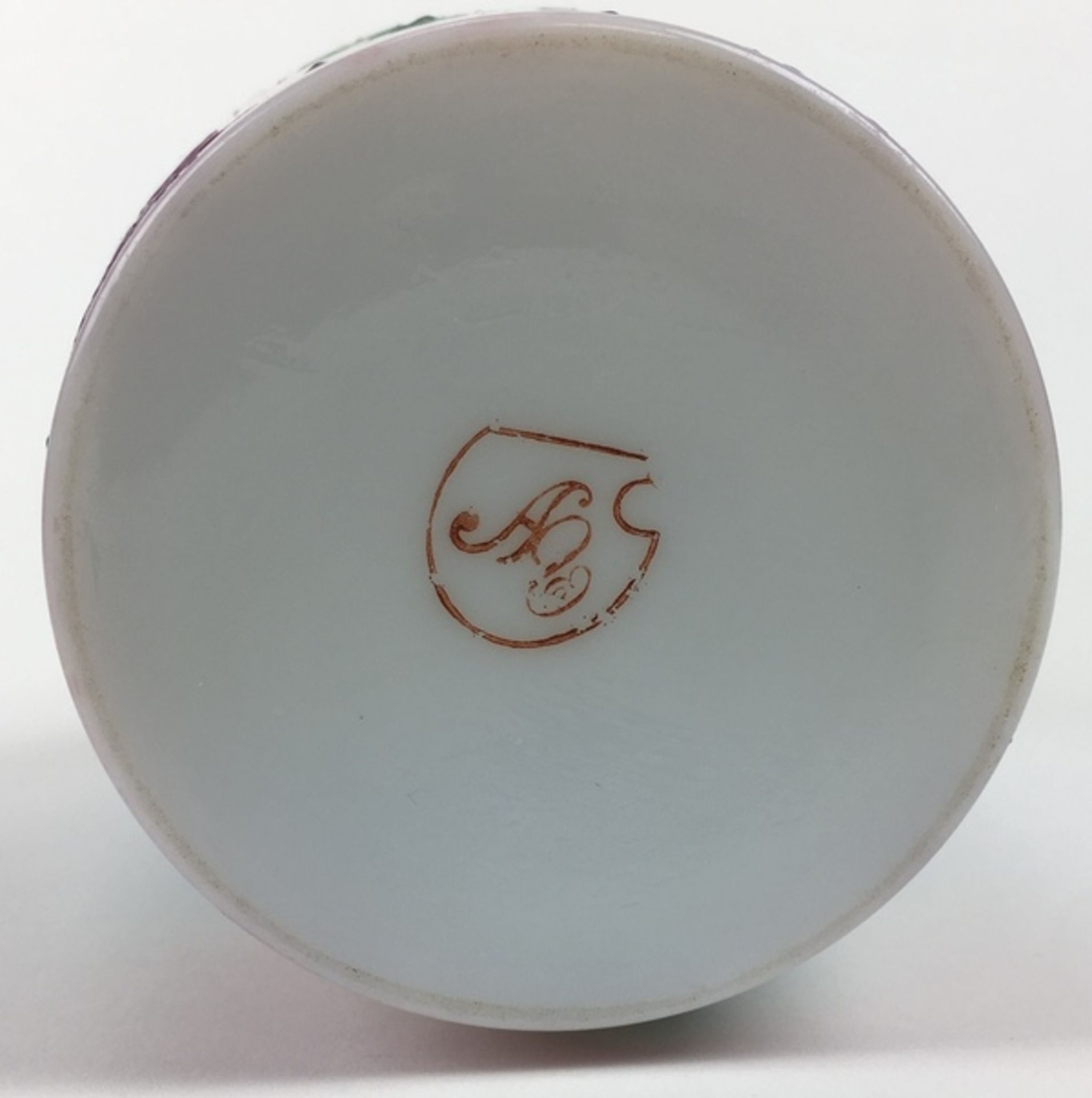 (Antiek) Vaas Een met emaille verf beschilderde melkglazen vaas, circa 1900. Conditie: In goede - Bild 7 aus 7