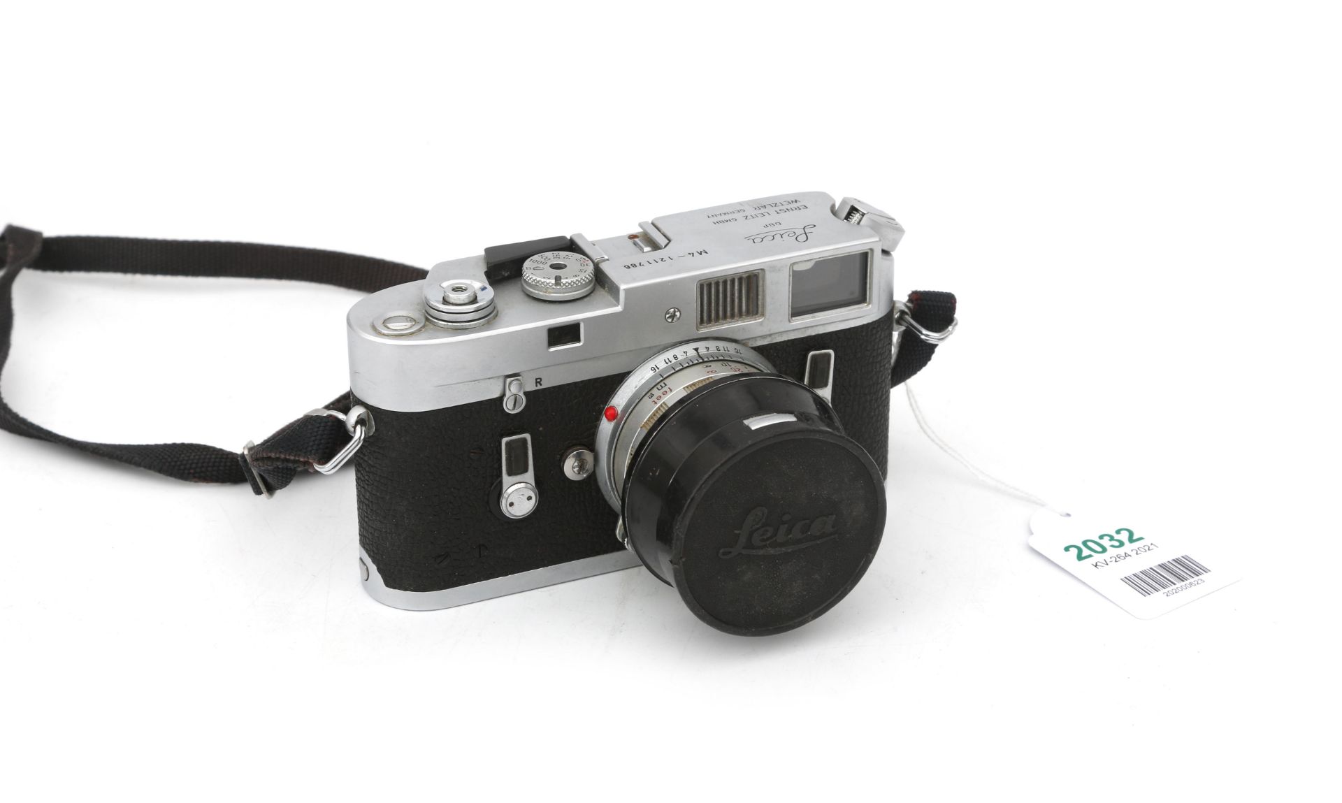 A Leica M4 camera body with Leitz Wetzlar Summicron 1:2/50 lens