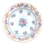 A porcelain dish with famille rose decor, 19th century.