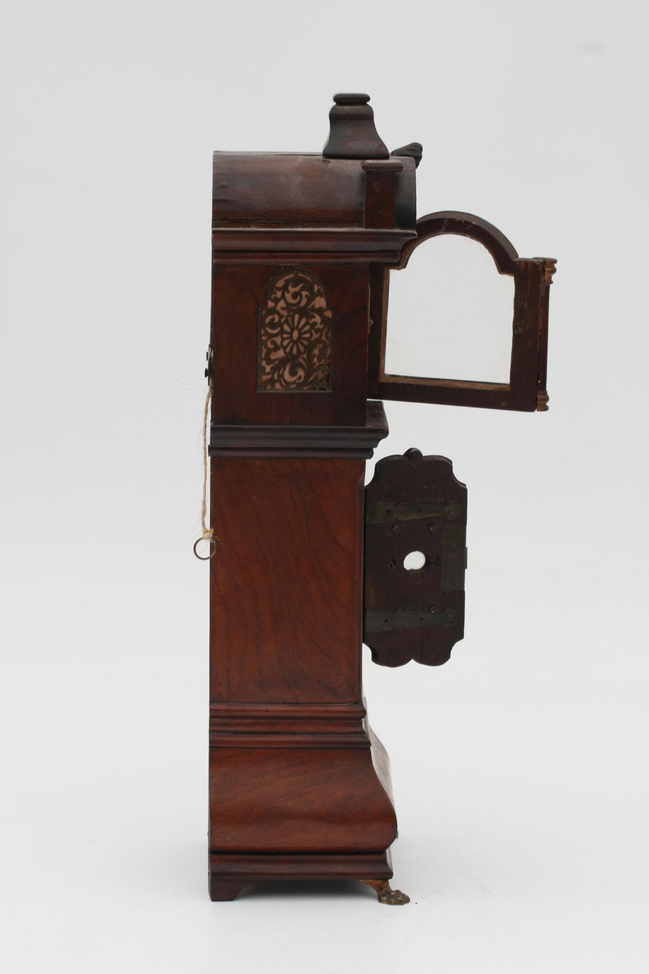 A miniature longcase clock, unsigned, 19th century. - Bild 6 aus 8