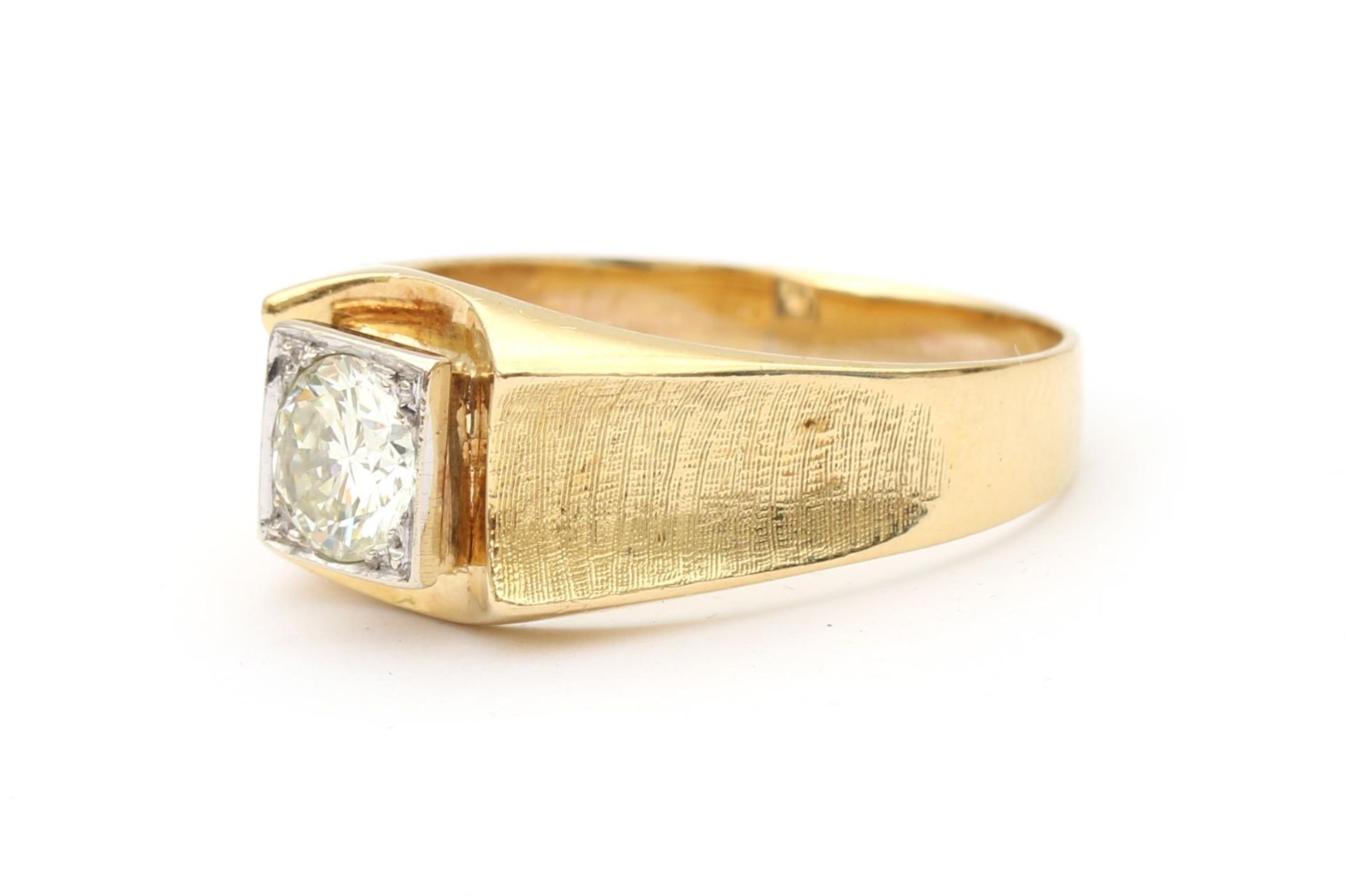 A 14 karat gold diamond solitaire ring, ca. 1 ct. - Image 2 of 2