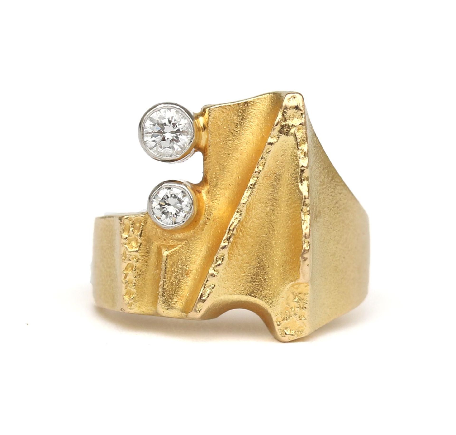 An 18 karat gold diamond ring - Image 2 of 3