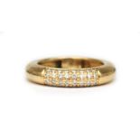 An 18 karat gold diamond ring