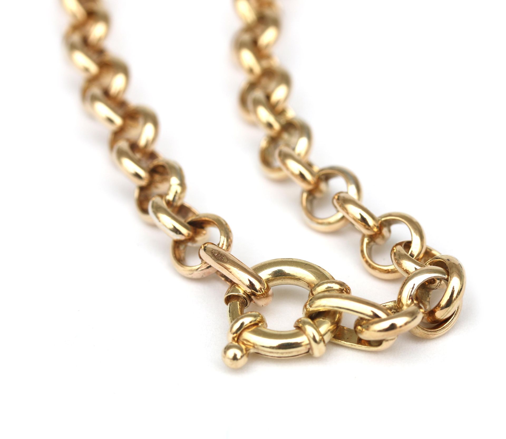 A 14 karat gold link necklace