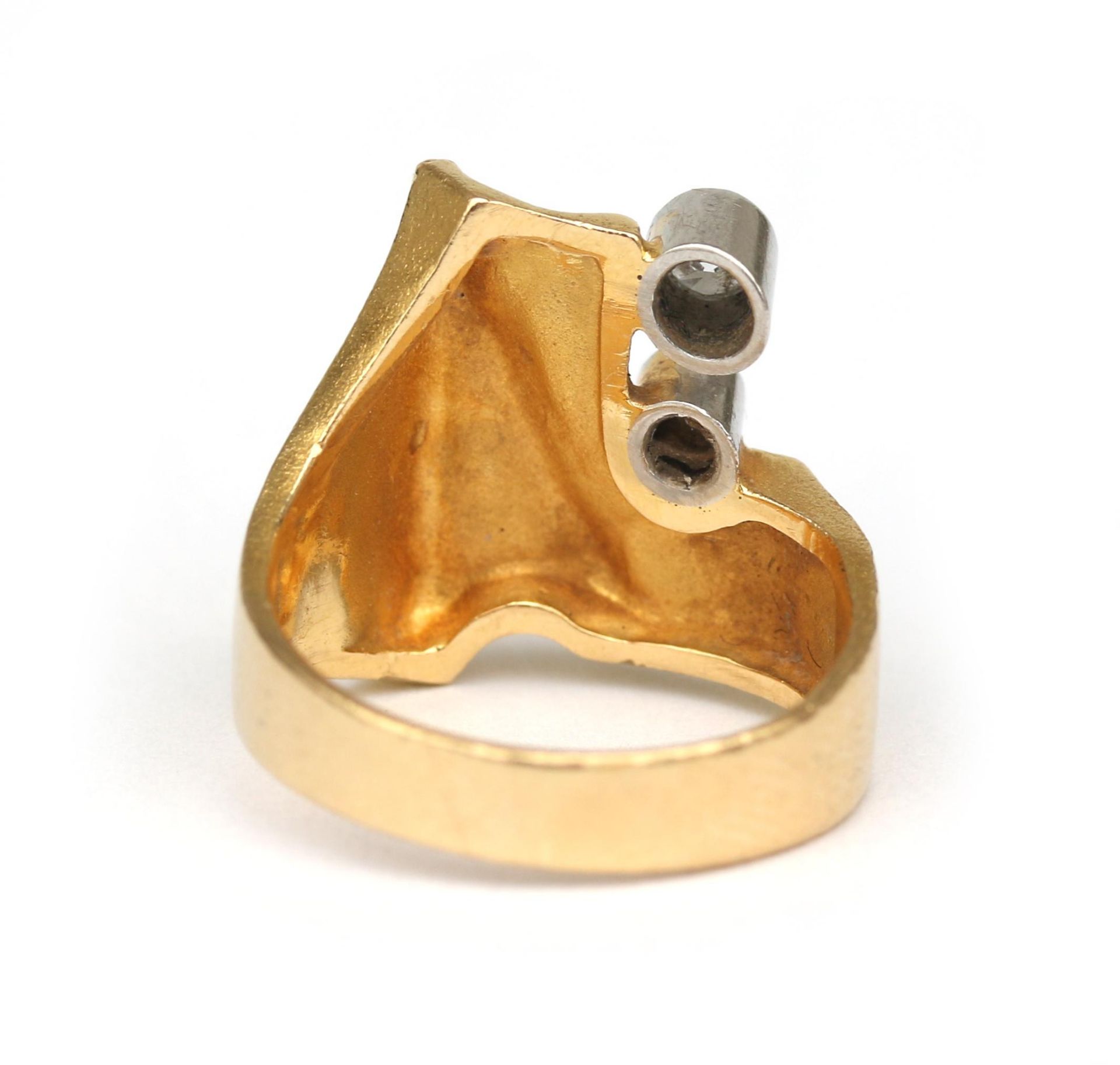 An 18 karat gold diamond ring - Image 3 of 3