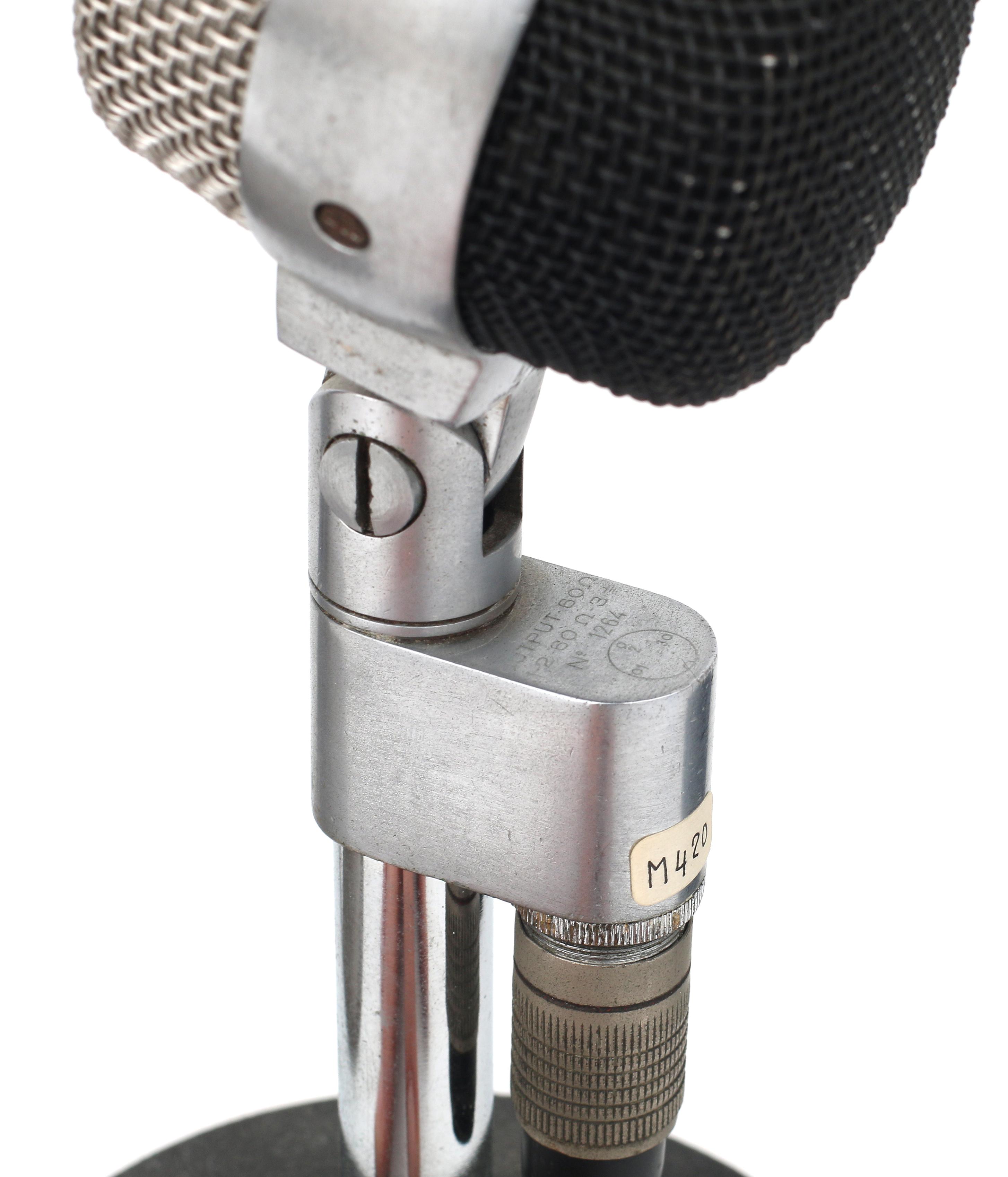 Three electrodynamic microphones: Philips, type 9585 & EL6030 and Binson B60, 1950s/60s.  - Bild 4 aus 4