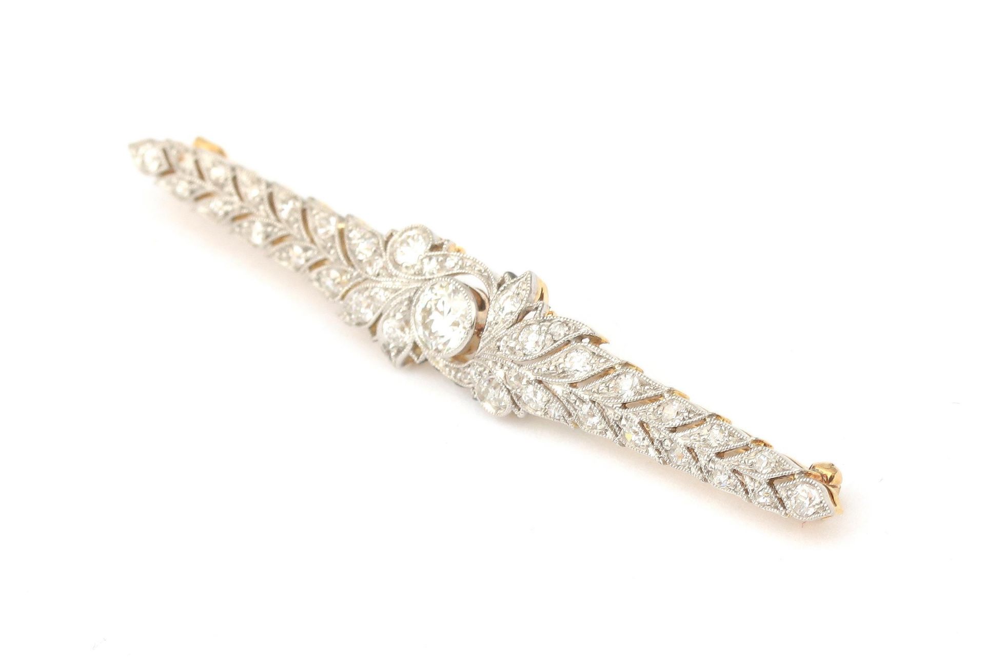 An 18 karat and platinum Belle Epoque diamond bar brooch - Bild 2 aus 4