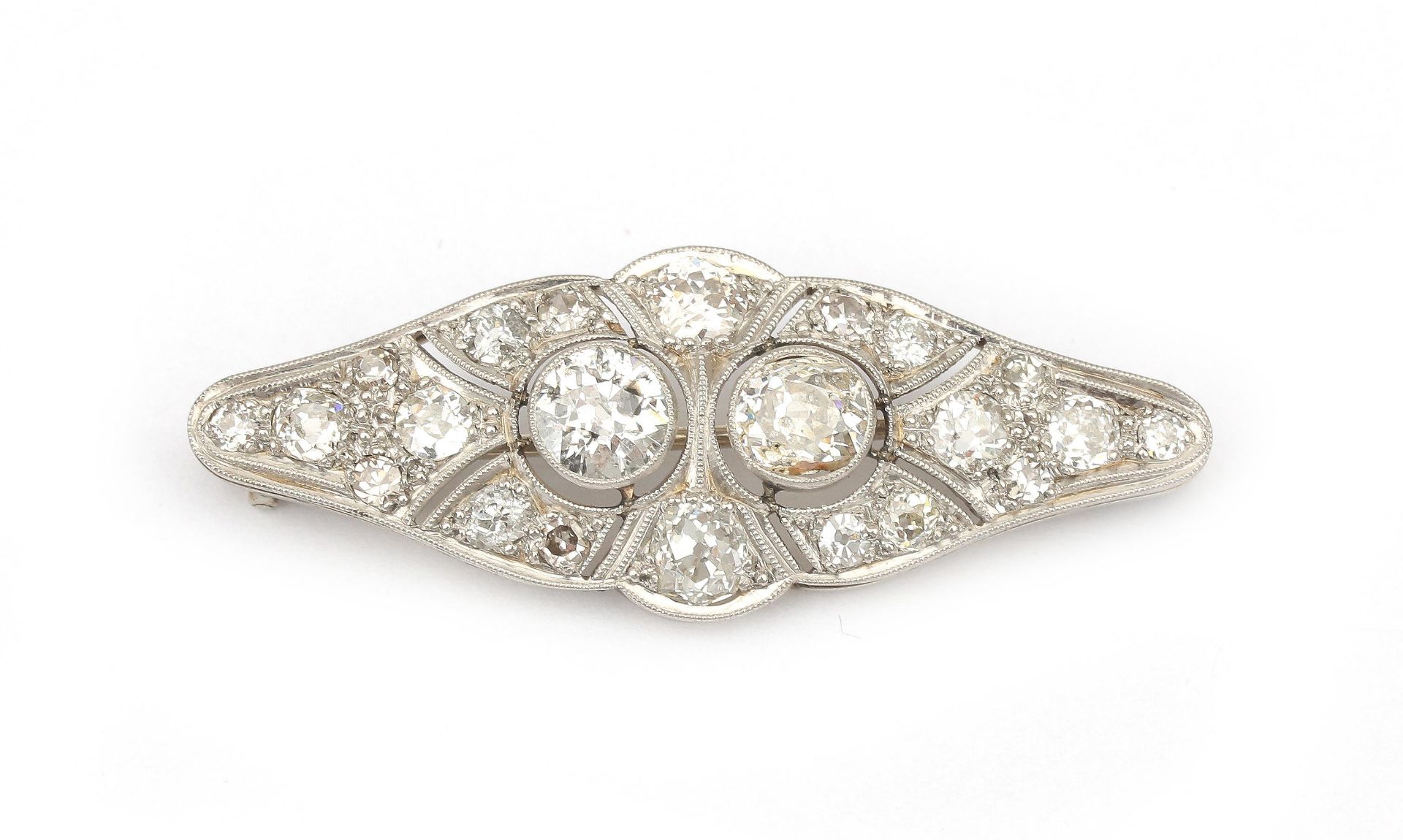 A 14 karat white gold diamond Art Deco brooch, ca. 1930