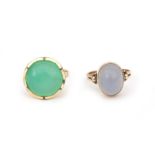 Two gold rings with chalcedony and chrysoprase