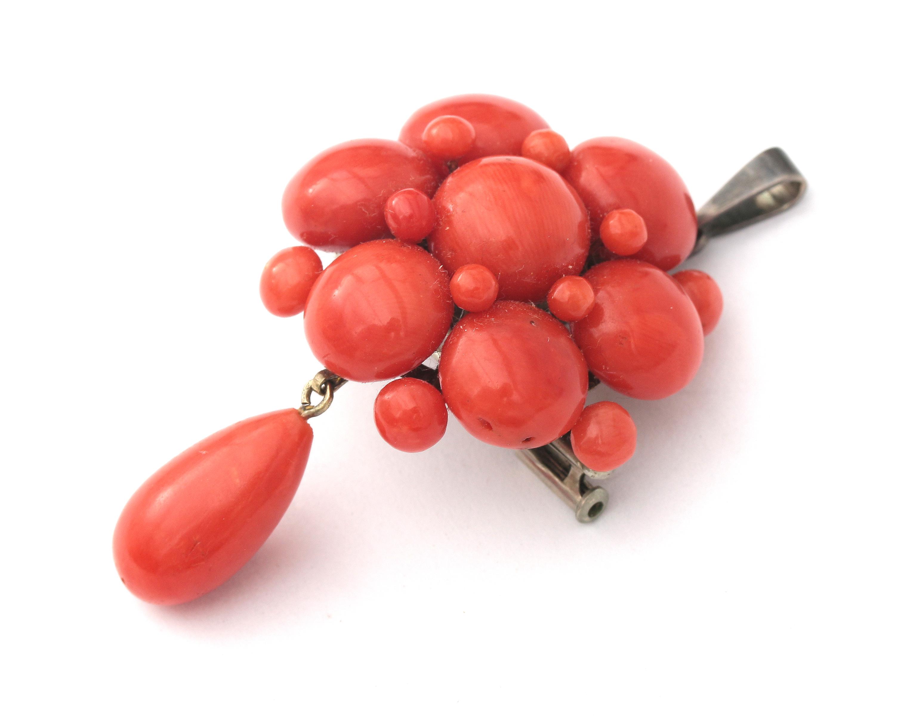 A precious coral cluster brooch - Image 2 of 3