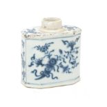A Chinese porcelain tea caddy, 18th century.