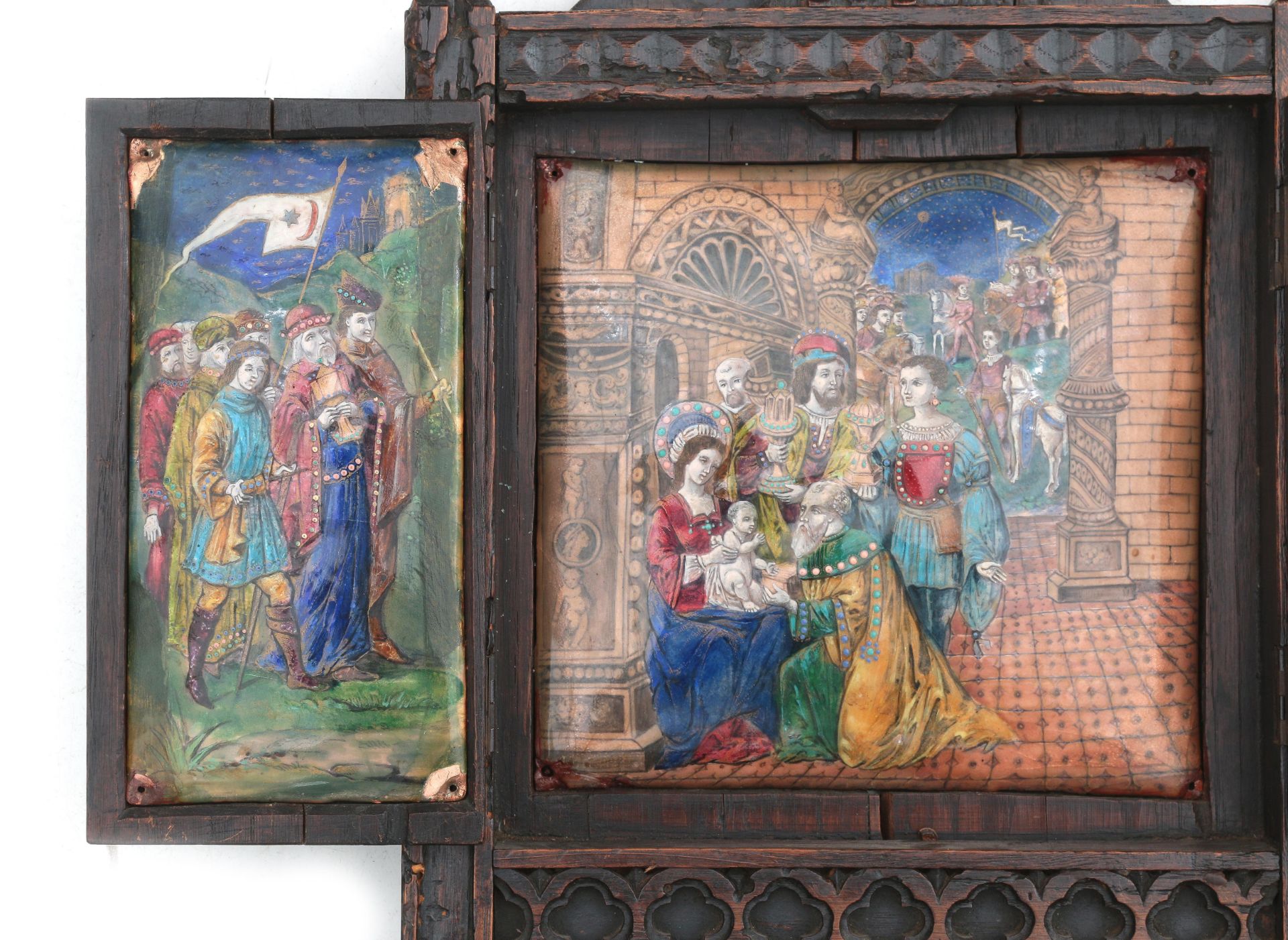 An oak triptych with enameled plaques, 19th century. - Image 4 of 5