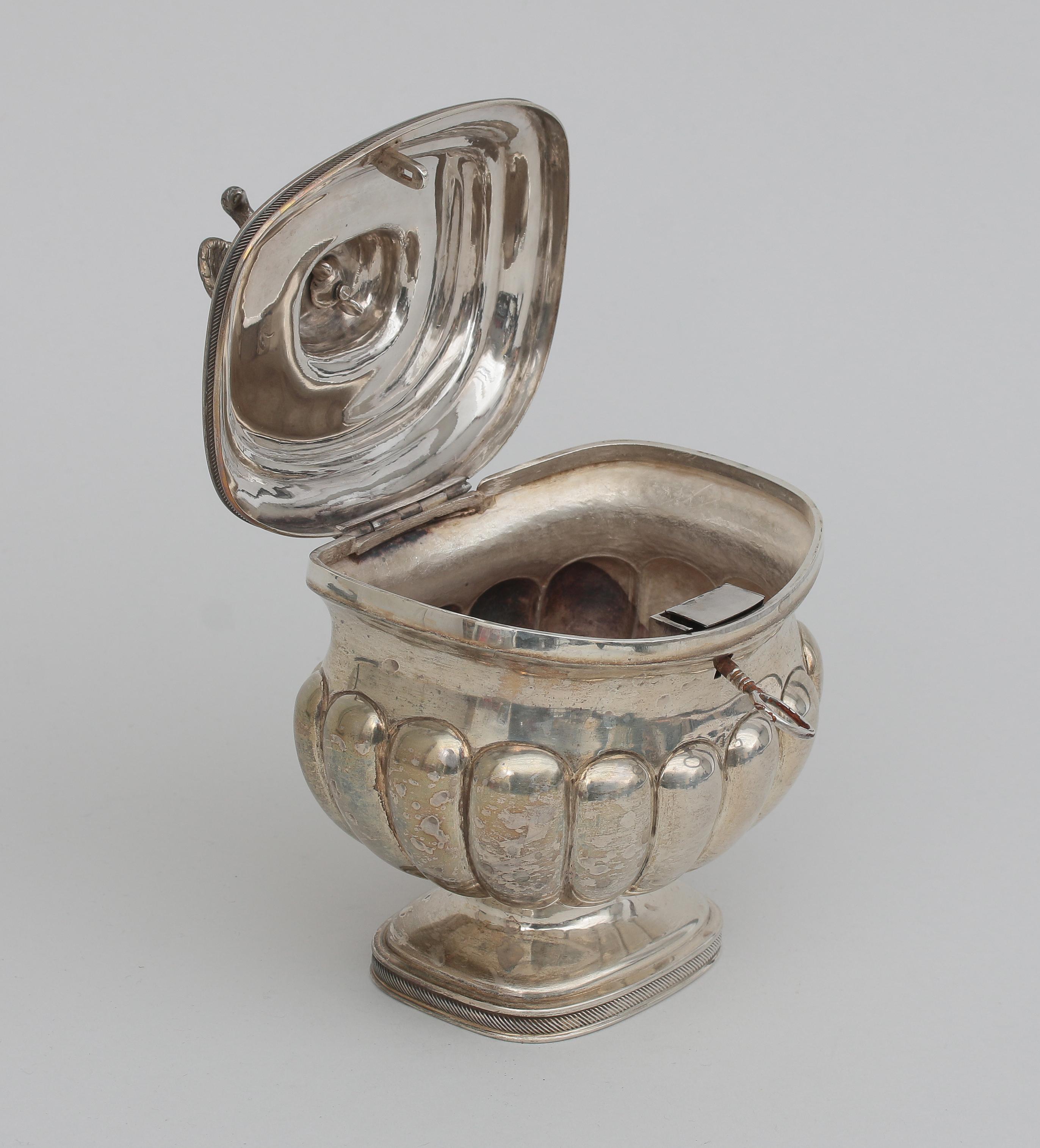 A Dutch silver tea caddy, 1834. - Bild 5 aus 5