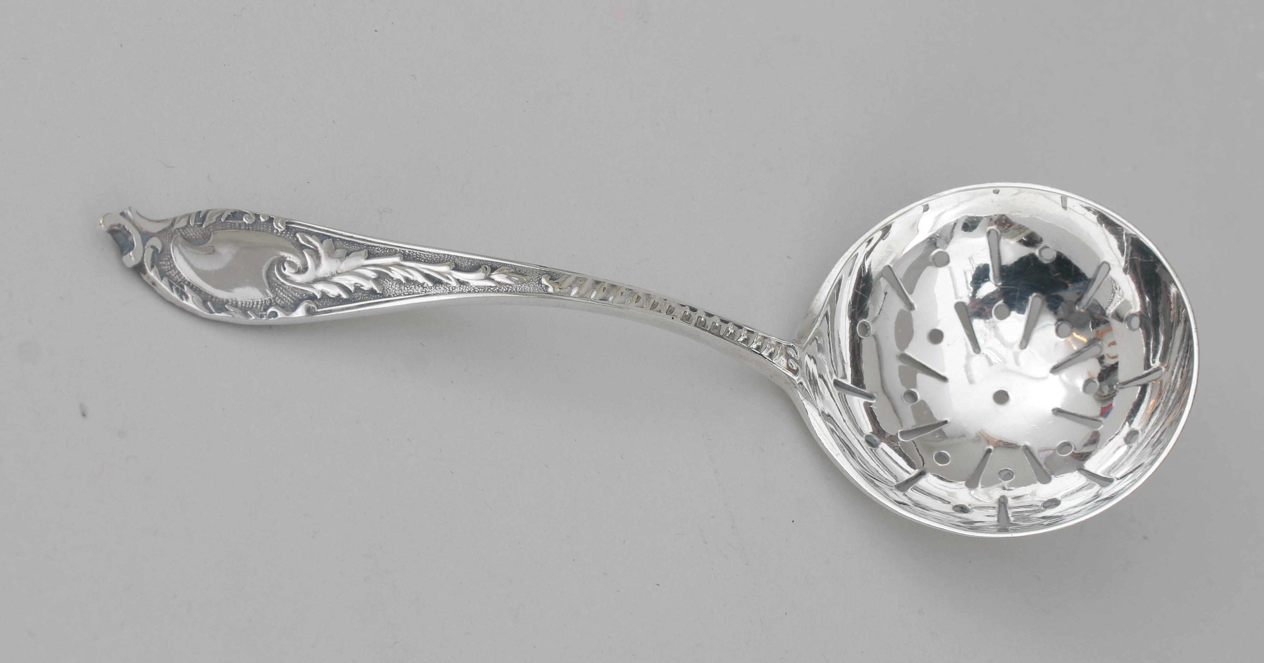 German silver serving dish, Wilkens & Söhne, circa 1900, and a sugar sifter. - Bild 7 aus 7