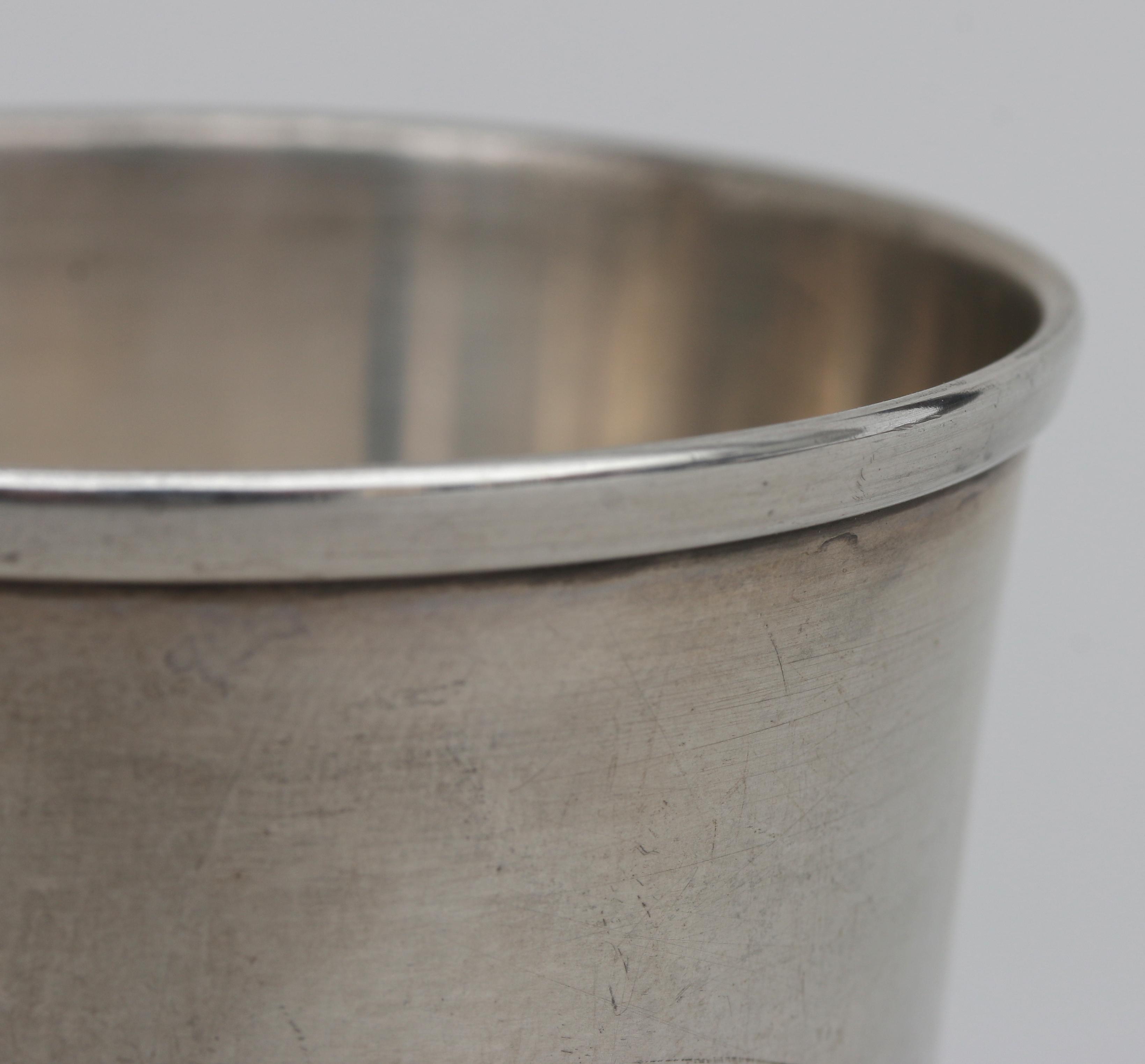 A Dutch silver beaker. - Bild 2 aus 3
