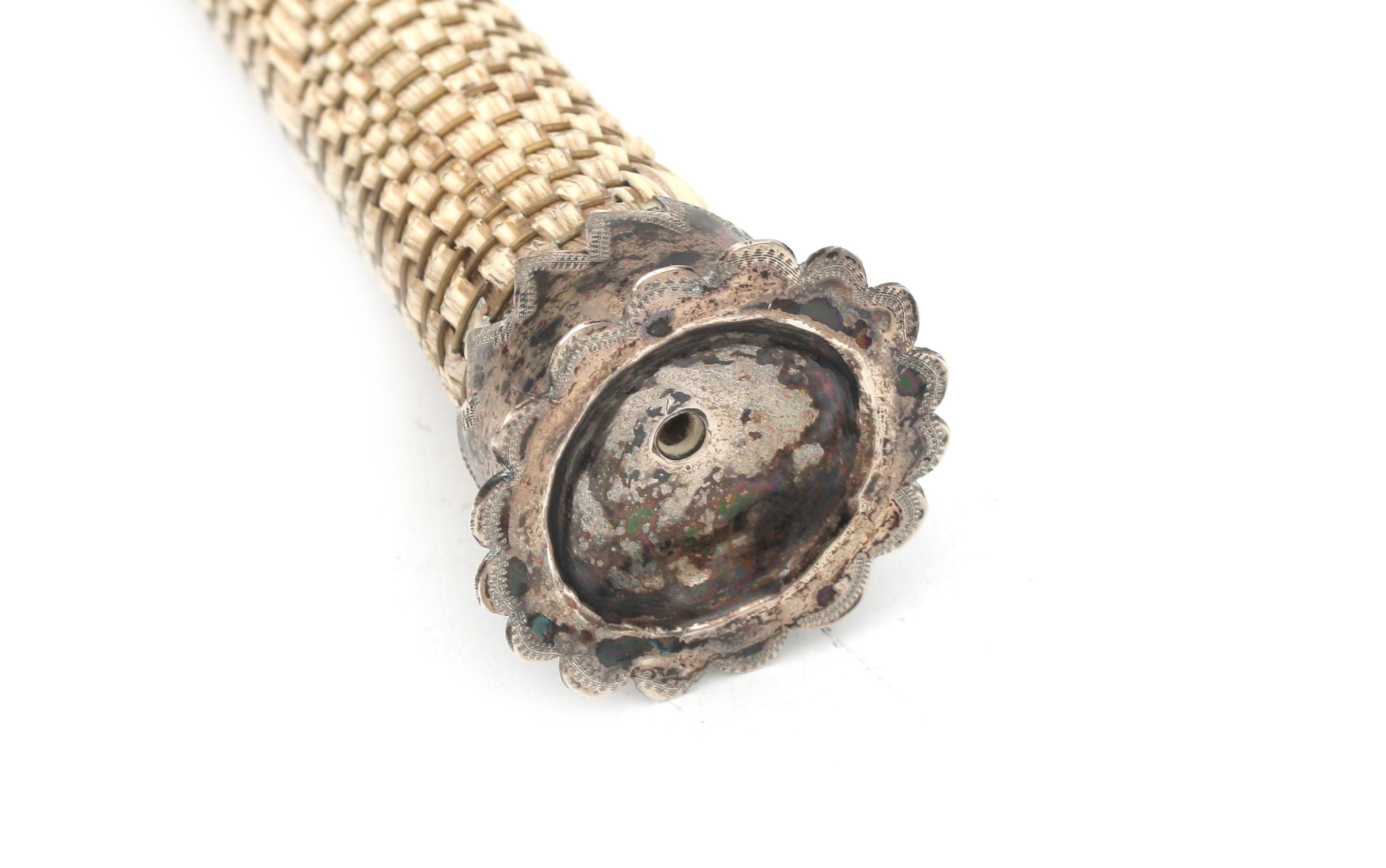 A silver mounted braided knitting needle holder, 1828-1849. - Bild 3 aus 4