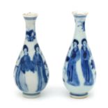 A pair Chinese porcelain vases, Kangxi.