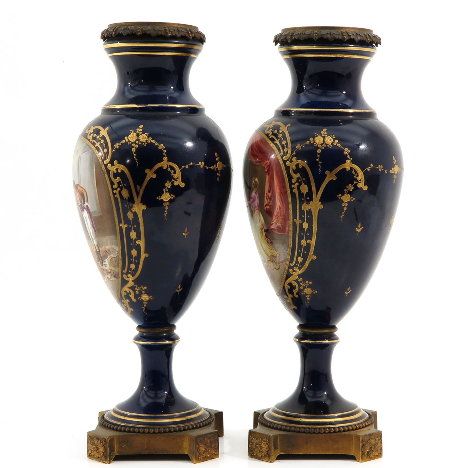 A Pair of Sevres Vases - Bild 2 aus 9