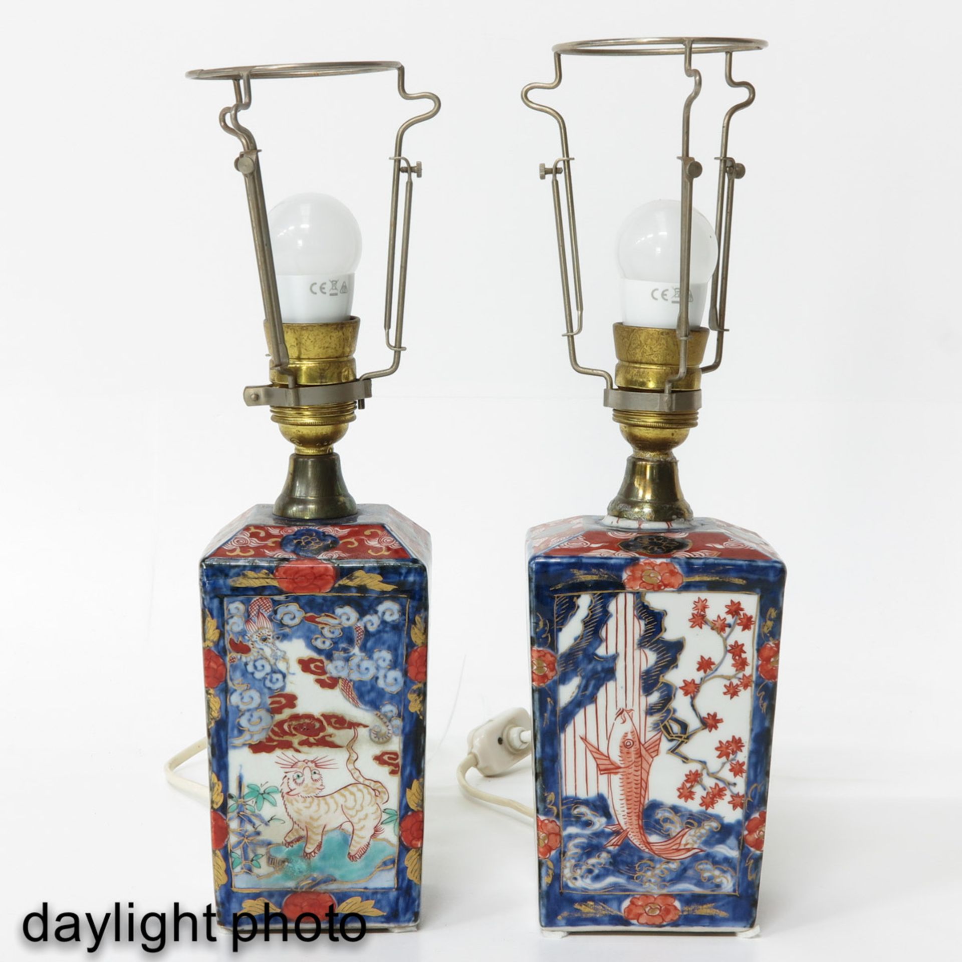 A Pair of Square Imari Lamps - Image 7 of 10