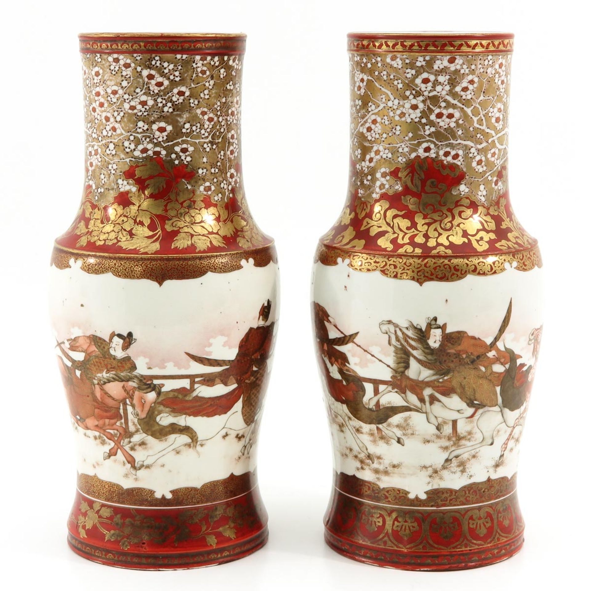 A Pair of Japanese Kutani Vases - Bild 2 aus 10