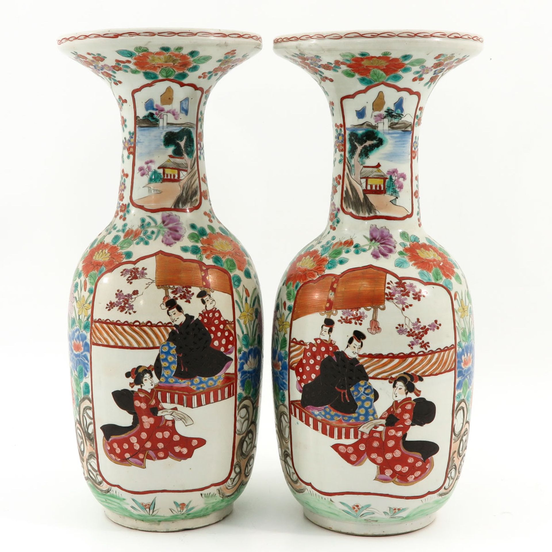 A Pair of Japanese Vases - Bild 3 aus 10