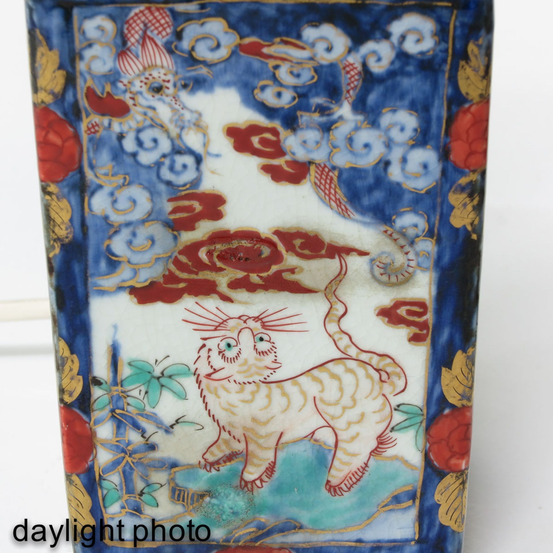 A Pair of Square Imari Lamps - Image 9 of 10