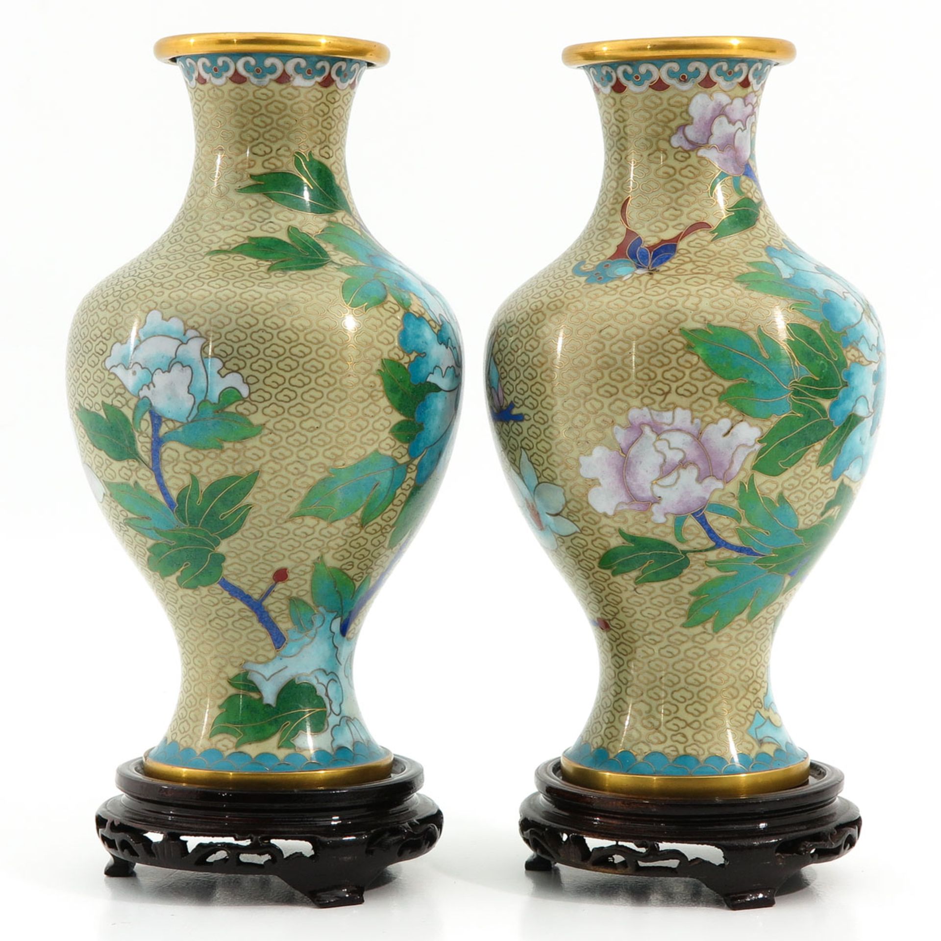 A Pair of Cloisonne Vases - Bild 4 aus 9