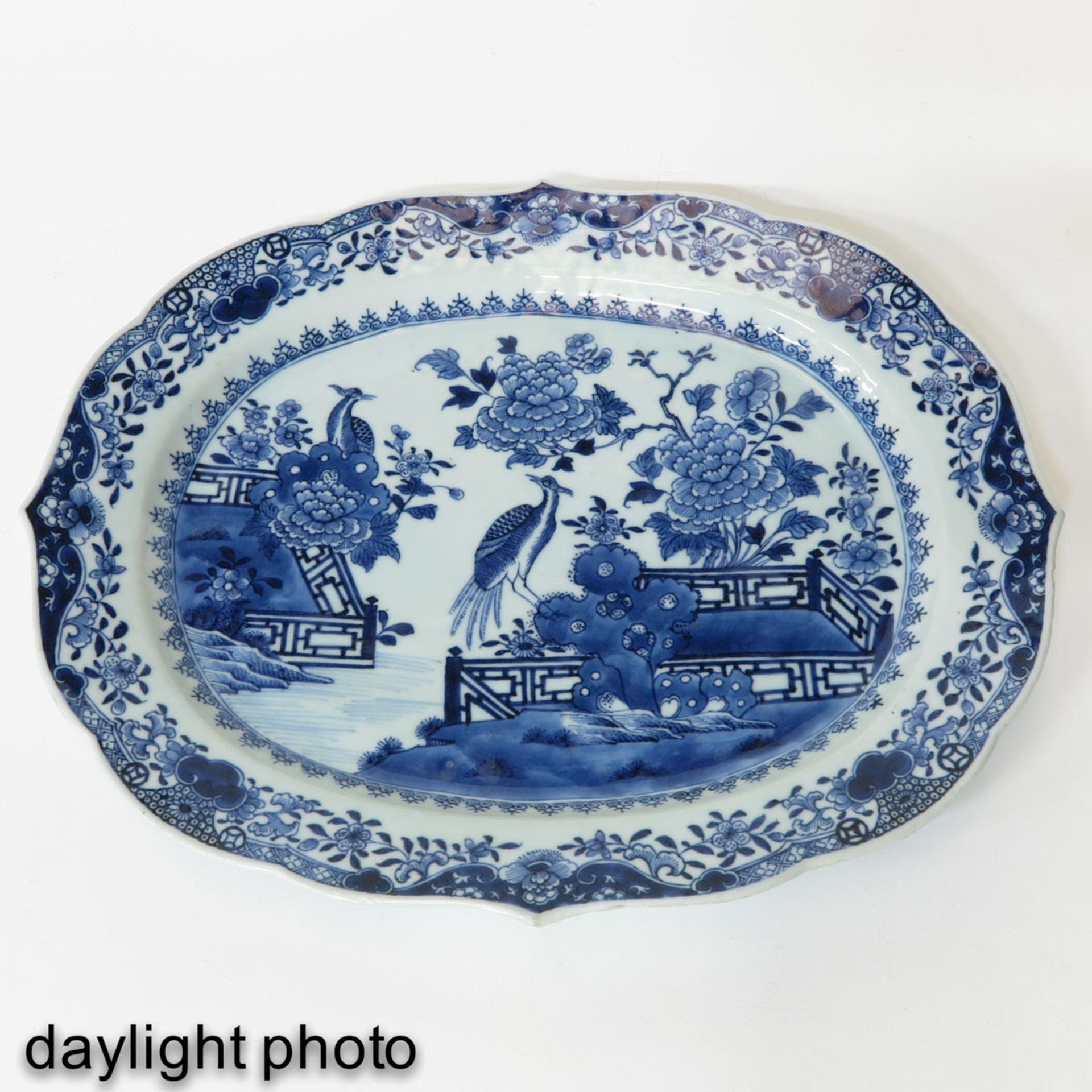 A Blue and White Serving Tray - Bild 5 aus 8