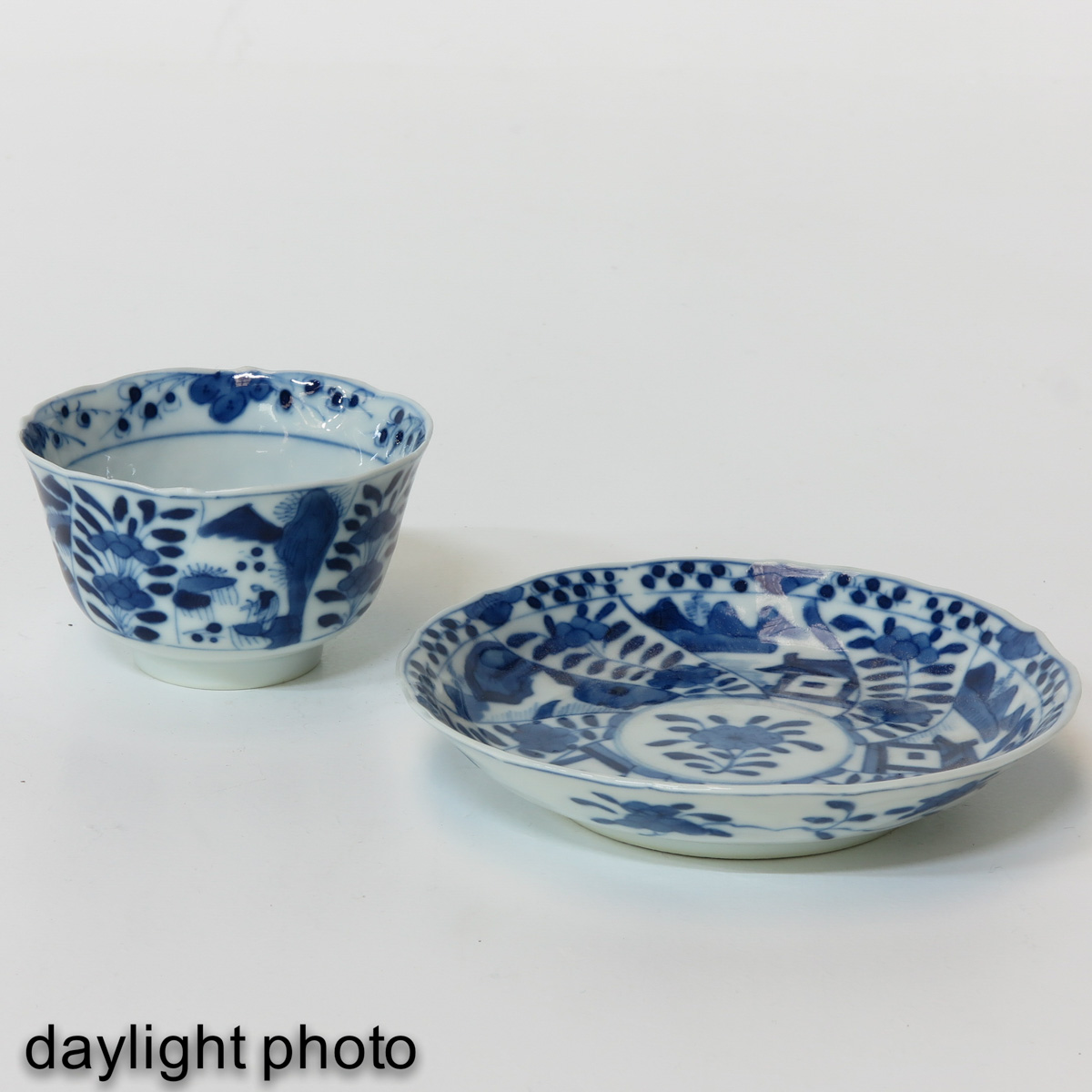 A Set of 6 Cups and Saucers - Image 9 of 10