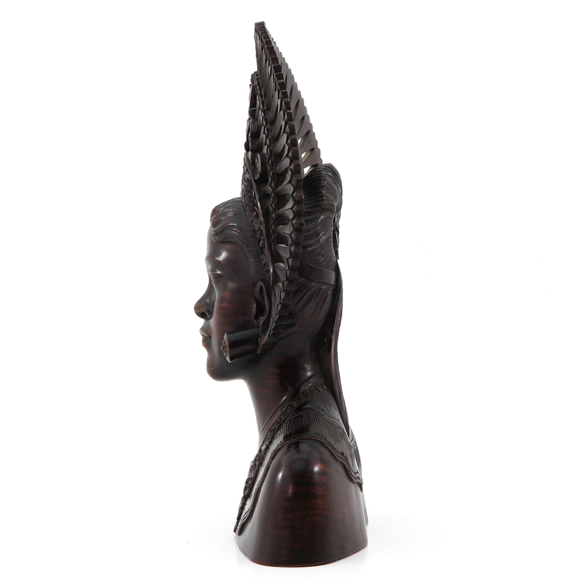 A Carved Indonesian Bust - Bild 2 aus 10