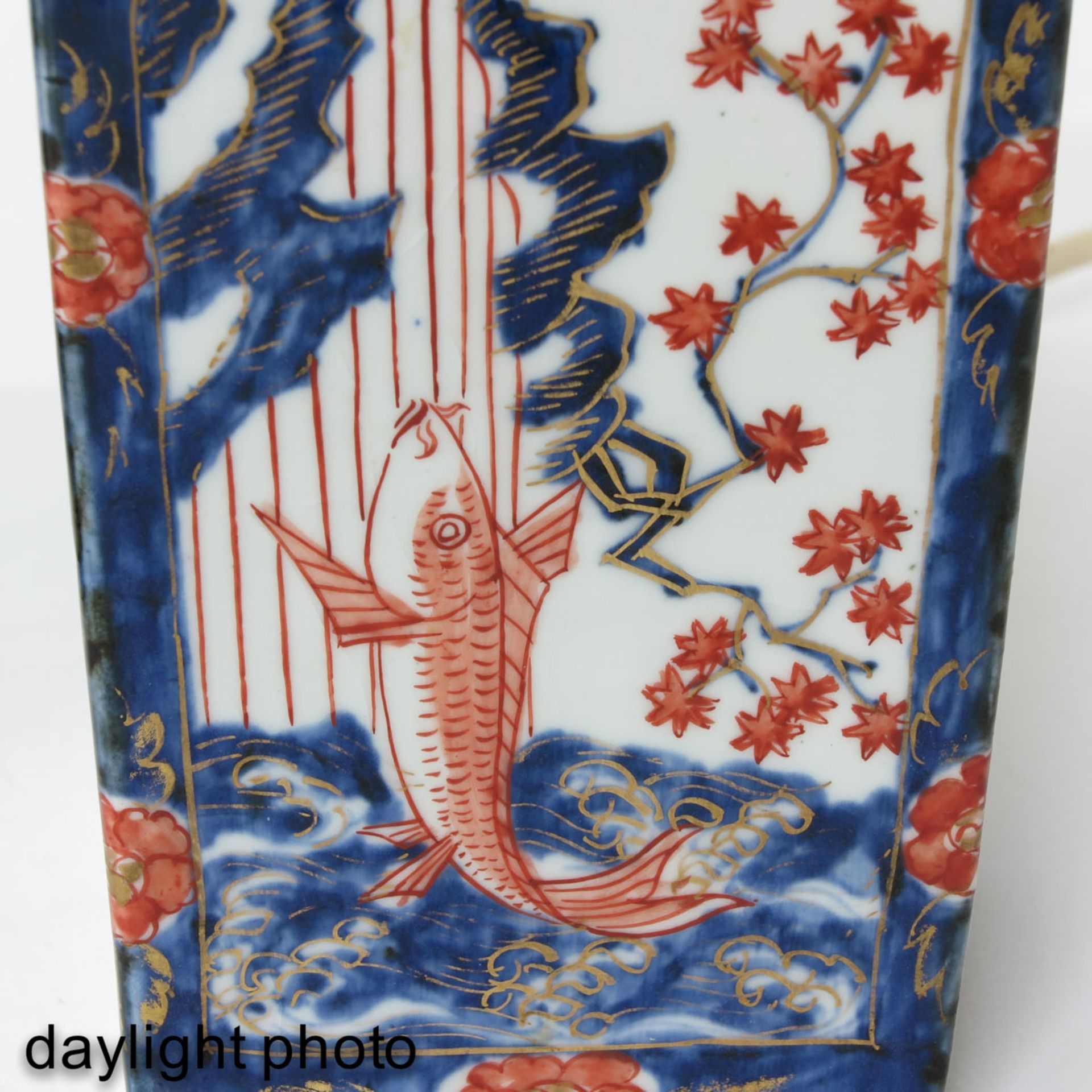 A Pair of Square Imari Lamps - Image 10 of 10