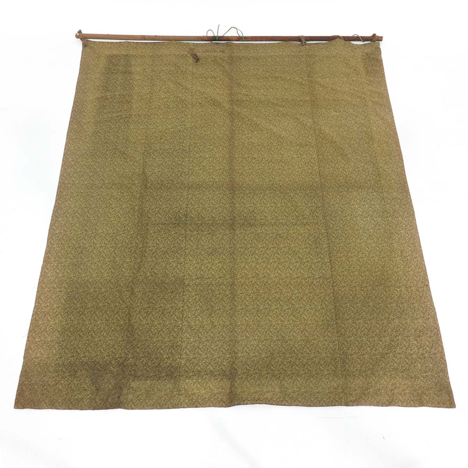 A Large Japanese Hanging Textile - Bild 2 aus 7