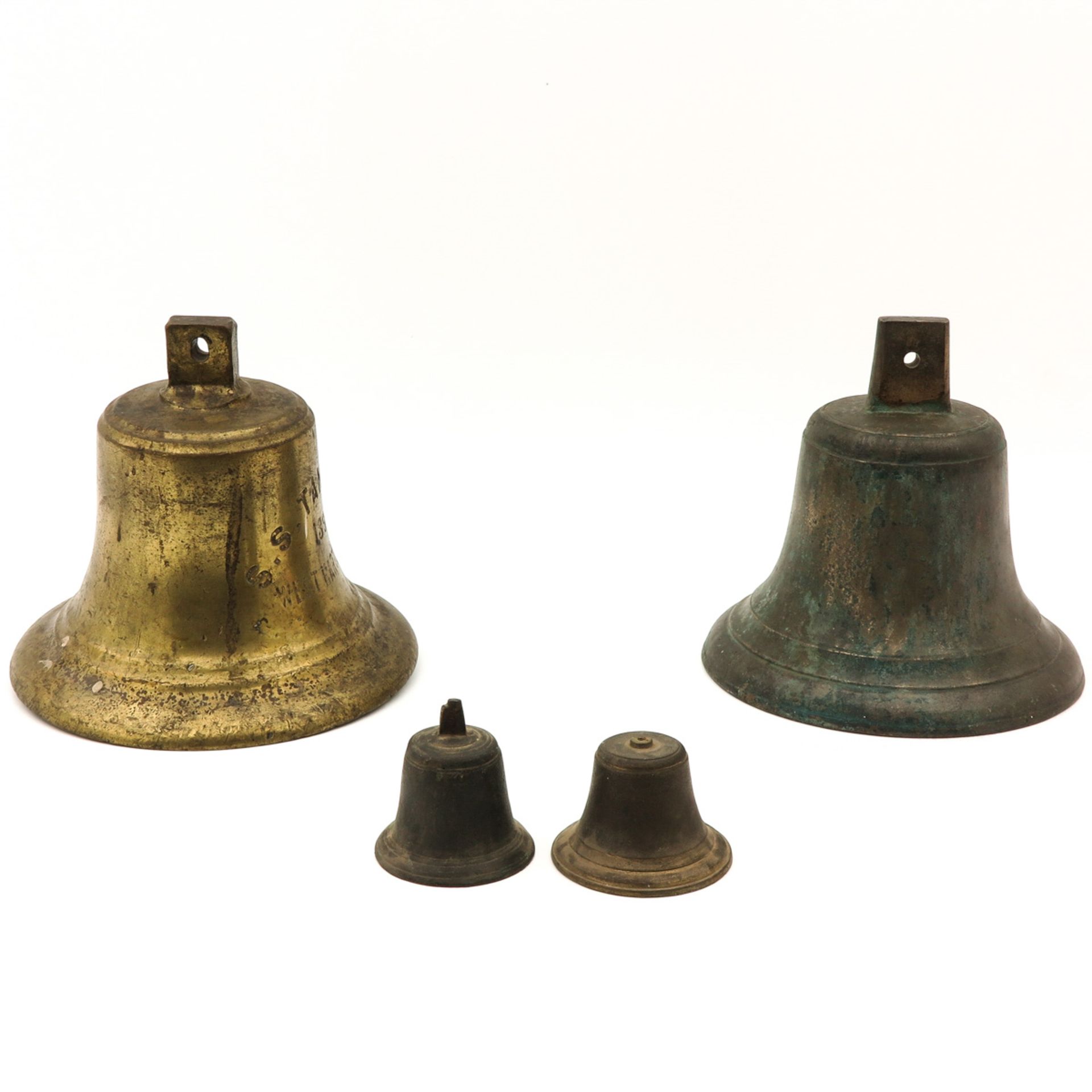 A Lot of 4 Copper Bells - Image 4 of 7