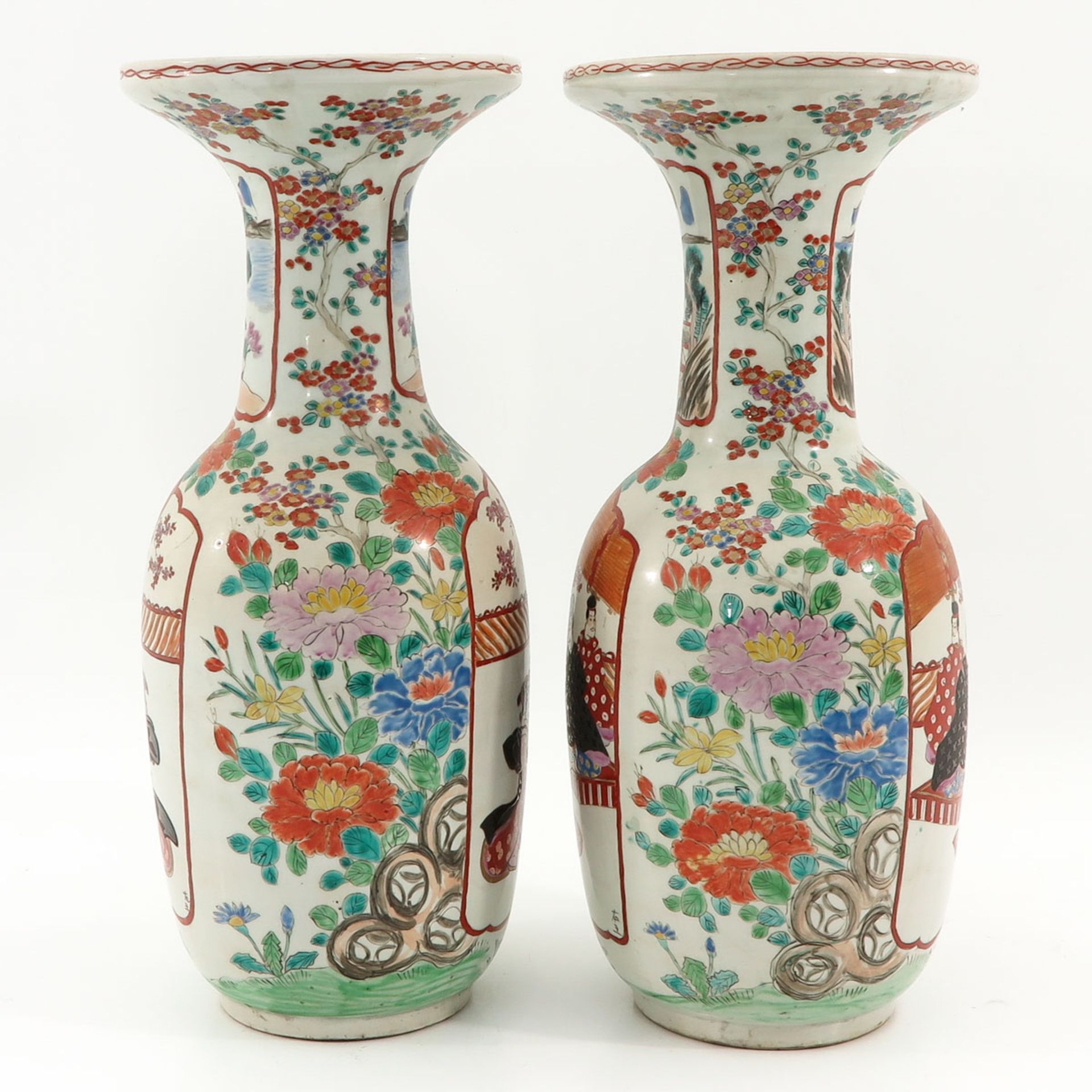 A Pair of Japanese Vases - Image 2 of 10