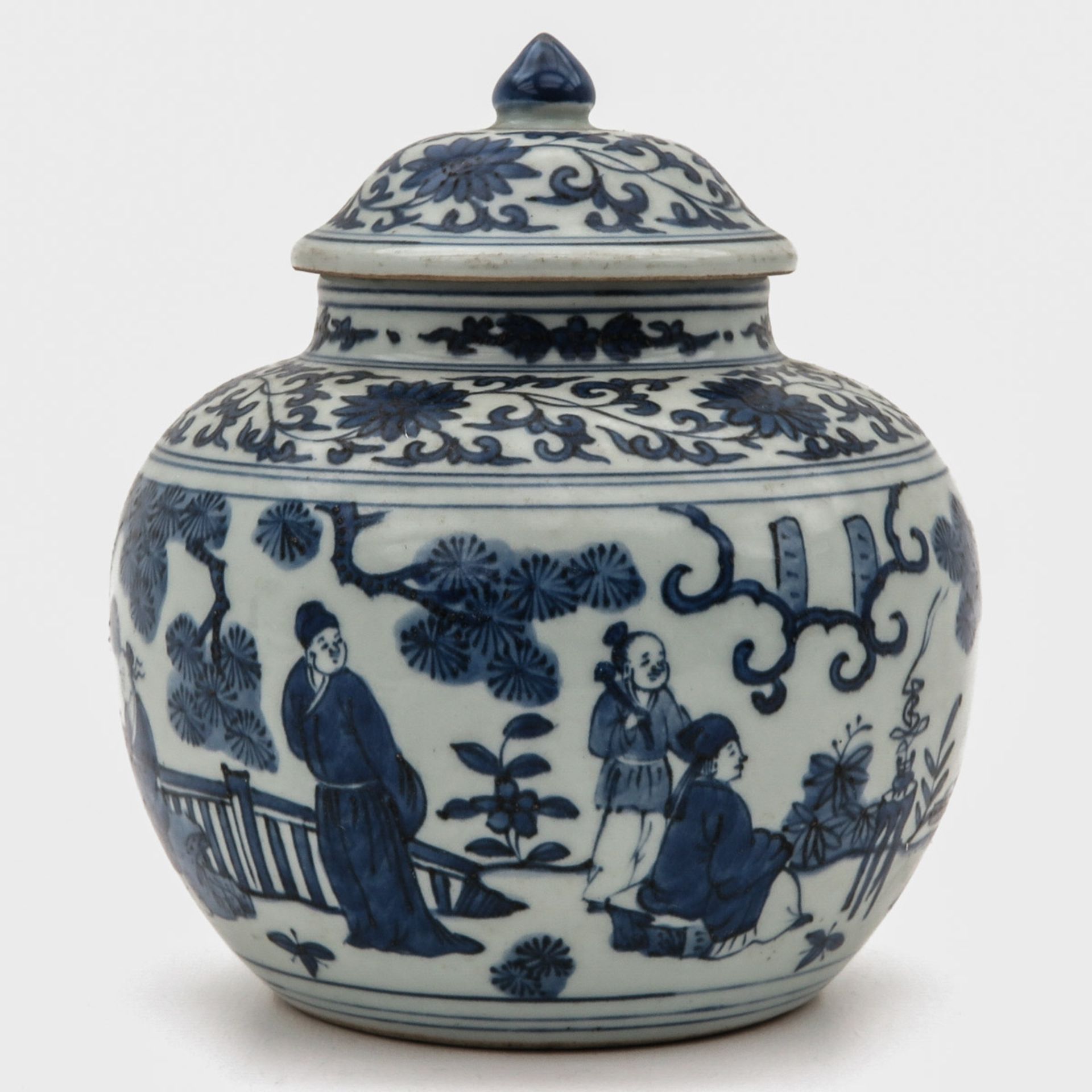 A BLue and White Jar with Cover - Bild 2 aus 9